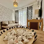 Apartment Menada *