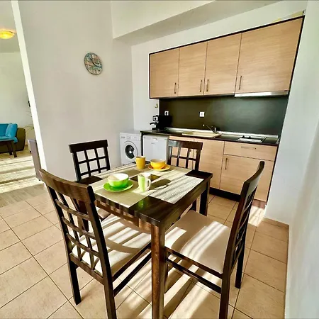 Apartament Menada Aheloi