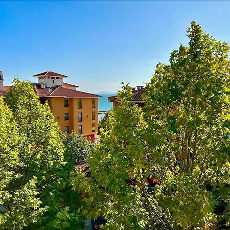 Menada * Aheloi