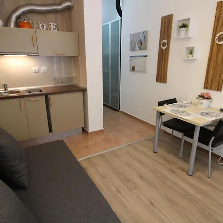 Menada Apartman Aheloj