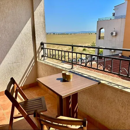 Menada Apartament Aheloi